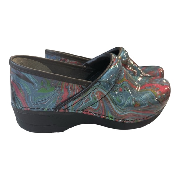 Dansko XP 2.0 Marble Rainbow Swirl Patent Clogs EU 37 US 6.5 Pro Slip Resistant - Picture 4 of 10